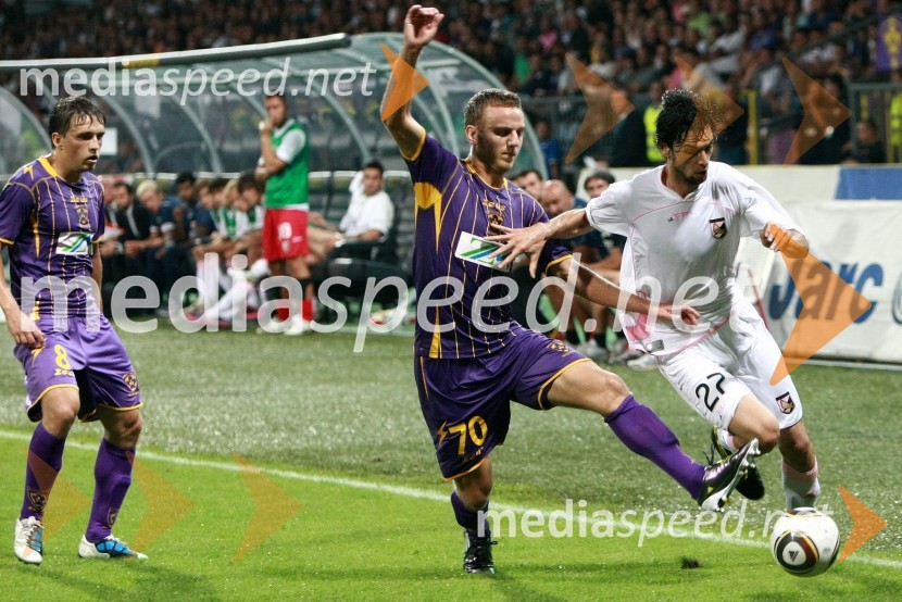 Dejan Mezga in Aleš Martelj nogometaša NK Maribor ter Javier Pastore, nogometaš US Citta di Palermo 	NK Maribor - Palermo, 4. krog kvalifikacij za Ligo Europa, povratna tekma
