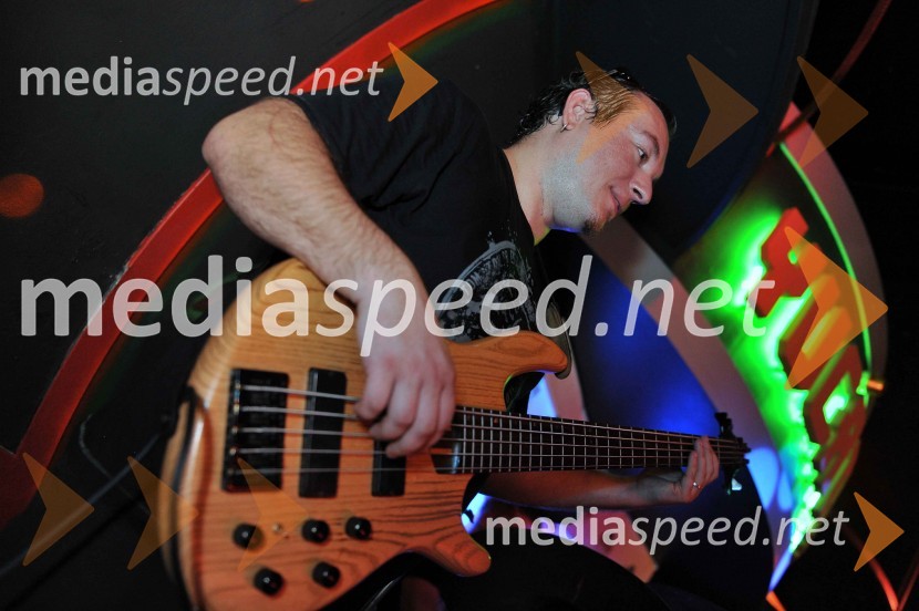 Kitarist Dražena Zečića, hrvaškega pevca15. obletnica diskoteke Yucatan