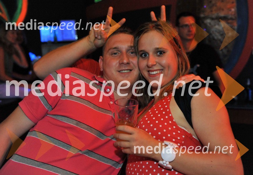 Obiskovalca15. obletnica diskoteke Yucatan