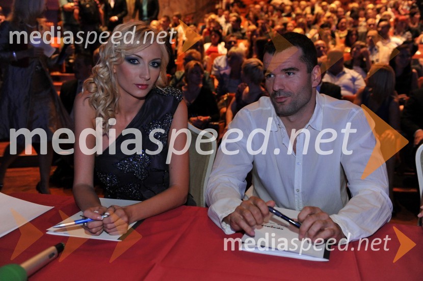 Eva Repič, vodja projekta Miss Slovenije in Peter Mankoč, plavalecMiss Slovenije 2010, finale