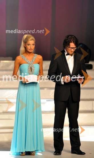 Lucija Gubenšek in Boštjan Kljun, voditelja prireditveMiss Slovenije 2010, finale
