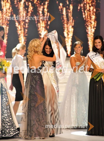 Eva Repič, vodja projekta Miss Slovenije in Sandra Adam, Miss Slovenije 2010Miss Slovenije 2010, finale