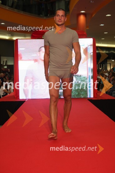 ManekenEuropark praznuje 10 let, modna revija