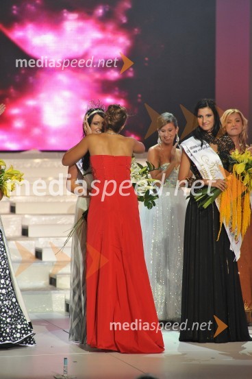 Sandra Adam, Miss Slovenije 2010 in Tina Petelin, Miss Slovenije 2009Miss Slovenije 2010, finale