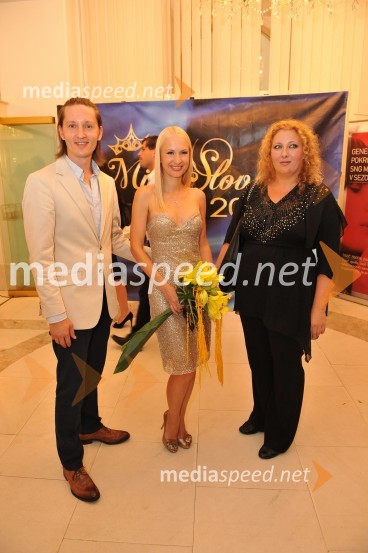 Igor Kapš, Maja Ferme in Diana Kotnik Lavtižar, modni oblikovalciMiss Slovenije 2010, finale