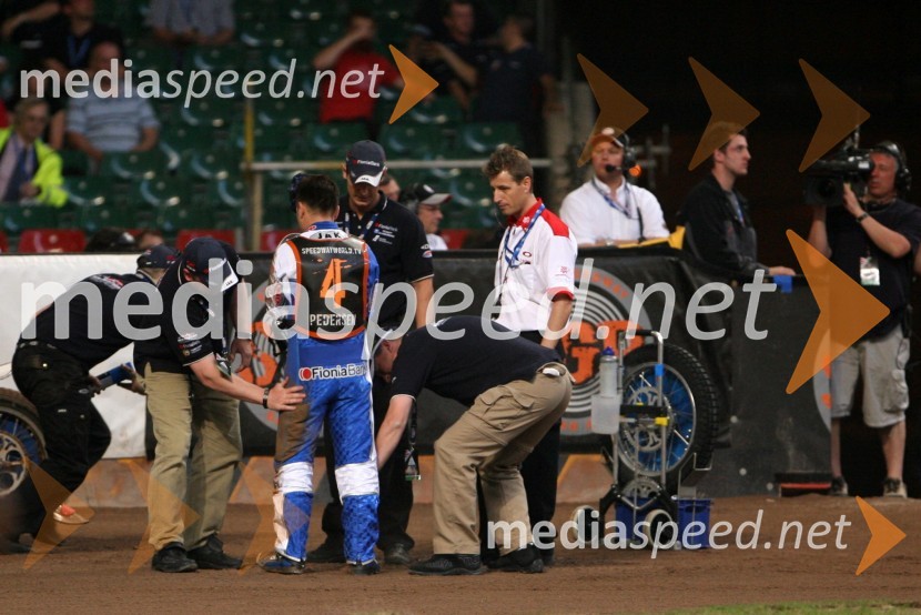Nicki Pedersen (Danska) po padcuSPEEDWAY GRAND PRIX, VN Velike Britanije 2006, dirka