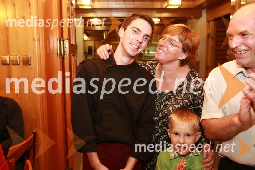 Kristjan Anderlič ter Jasna in Jože Anderlič , lastnika gostilne Anderlič ter Lan Žiga AnderličGostilna Anderlič: Uporaba bučnega olja v kulinariki