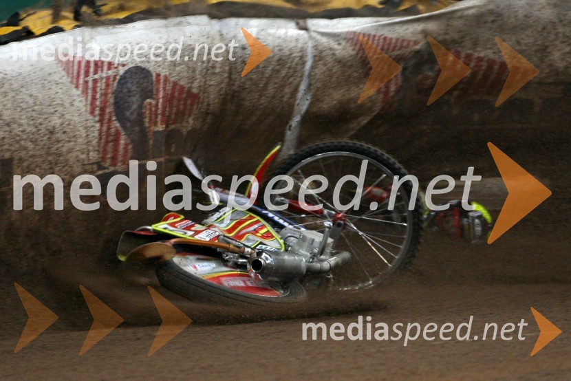 Leigh Adams (Avstralija) po padcuSPEEDWAY GRAND PRIX, VN Velike Britanije 2006, dirka