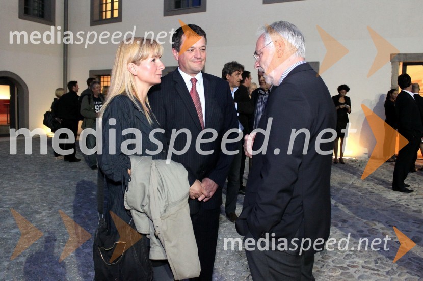 Janja Vidmar, pisateljica, Gregor Jager, kandidat za župana Mestne občine Maribor in Ivo Vajgl, evroposlanecLutkovno gledališče Maribor, odprtje