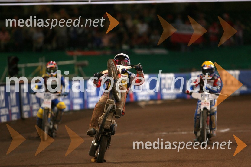 Andreas Jonsson (Švedska), Jason Crump (Avstralija) in Jaroslaw Hampel (Poljska) po finalni vožnji VN Velike BritanijeSPEEDWAY GRAND PRIX, VN Velike Britanije 2006, dirka