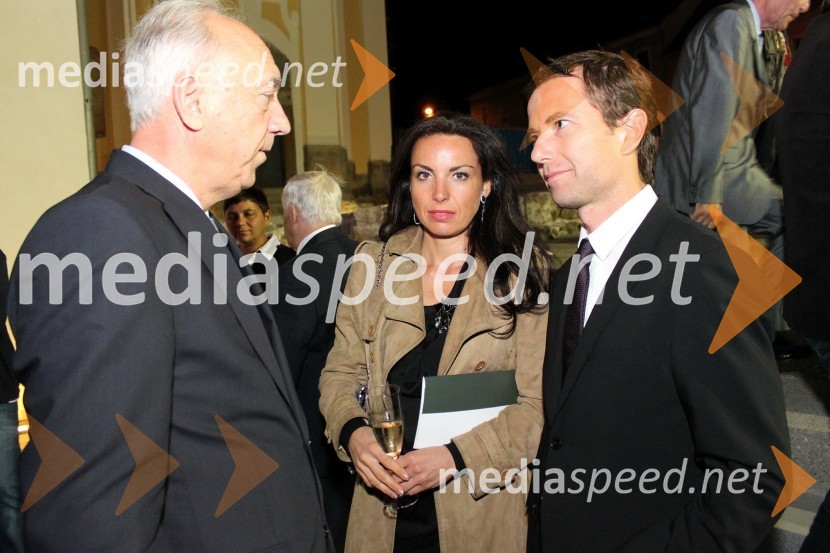 Janez Ujčič, generalni direktor RTS in mestni svetnik MOM in Tomaž Orešič, kandidat za župana Mestne občine Maribor ter soproga TijanaLutkovno gledališče Maribor, odprtje