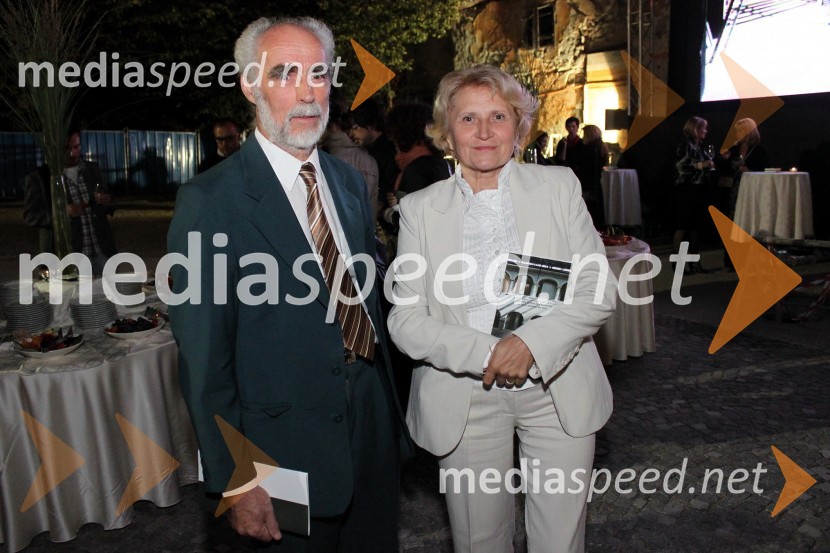 Monika Piberl, predsednica stranke Glas žensk Slovenije in mož FrancLutkovno gledališče Maribor, odprtje