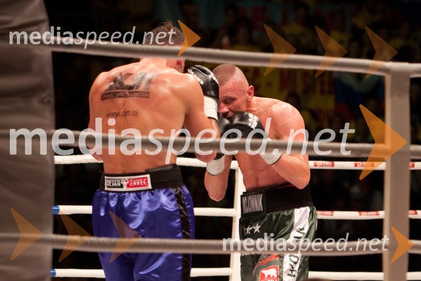 Dejan Zavec, svetovni prvak v velterski kategoriji po verziji IBF in Rafal Jackiewicz, izzivalec Dejana ZavcaDejan Zavec in Rafal Jackiewicz, dvoboj za ubranitev naslova svetovnega IBF prvaka