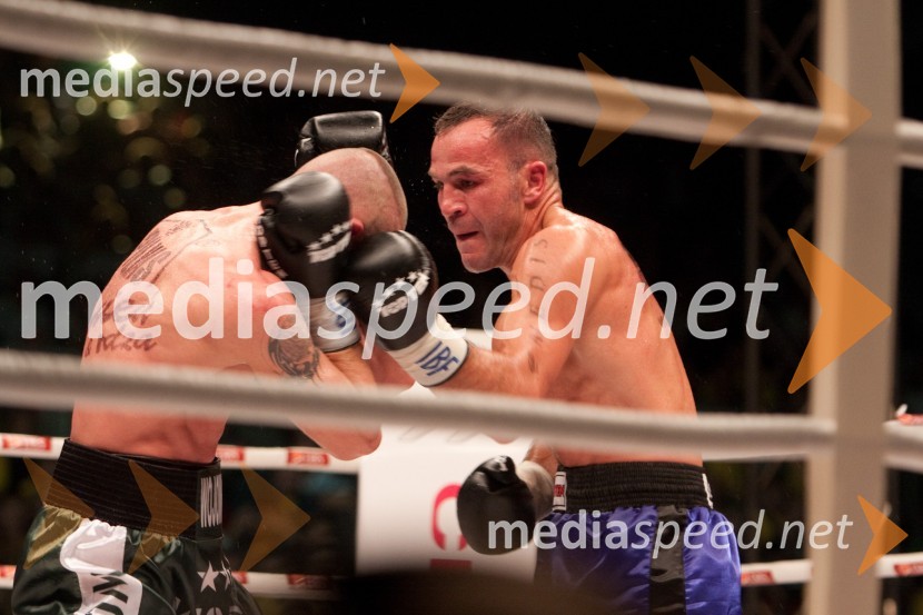 Dejan Zavec, svetovni prvak v velterski kategoriji po verziji IBF in Rafal Jackiewicz, izzivalec Dejana ZavcaDejan Zavec in Rafal Jackiewicz, dvoboj za ubranitev naslova svetovnega IBF prvaka