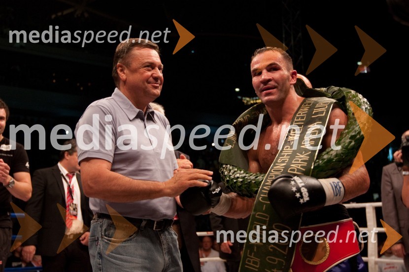 Zoran Janković, župan mestne občine Ljubljana in Dejan Zavec, svetovni prvak v velterski kategoriji po verziji IBFDejan Zavec in Rafal Jackiewicz, dvoboj za ubranitev naslova svetovnega IBF prvaka