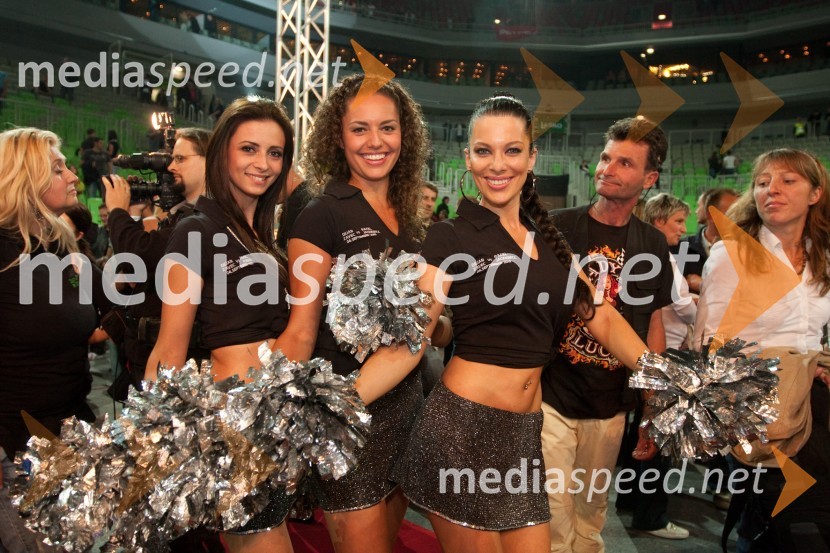 Žana, pevka, Tadeja Ternar, miss Slovenije in Iris Mulej, miss Slovenije 2006Dejan Zavec in Rafal Jackiewicz, dvoboj za ubranitev naslova svetovnega IBF prvaka