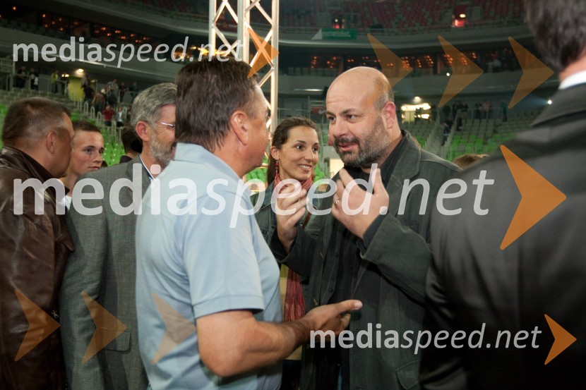 Zoran Janković, župan mestne občine Ljubljana in Jernej Šugman, igralecDejan Zavec in Rafal Jackiewicz, dvoboj za ubranitev naslova svetovnega IBF prvaka