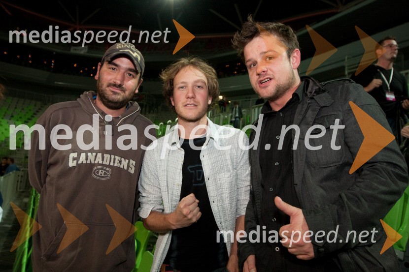 Klemen Slakonja, igralec s prijateljiDejan Zavec in Rafal Jackiewicz, dvoboj za ubranitev naslova svetovnega IBF prvaka