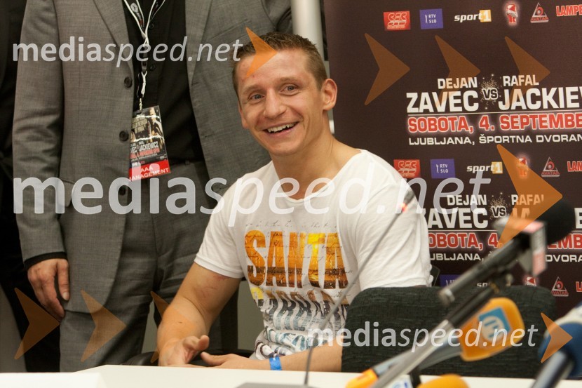 Denis Simčič, slovenski boksarDejan Zavec in Rafal Jackiewicz, dvoboj za ubranitev naslova svetovnega IBF prvaka