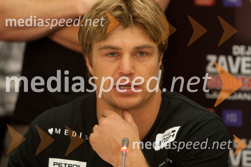 Dirk Dzemski, trener Dejana ZavcaDejan Zavec in Rafal Jackiewicz, dvoboj za ubranitev naslova svetovnega IBF prvaka