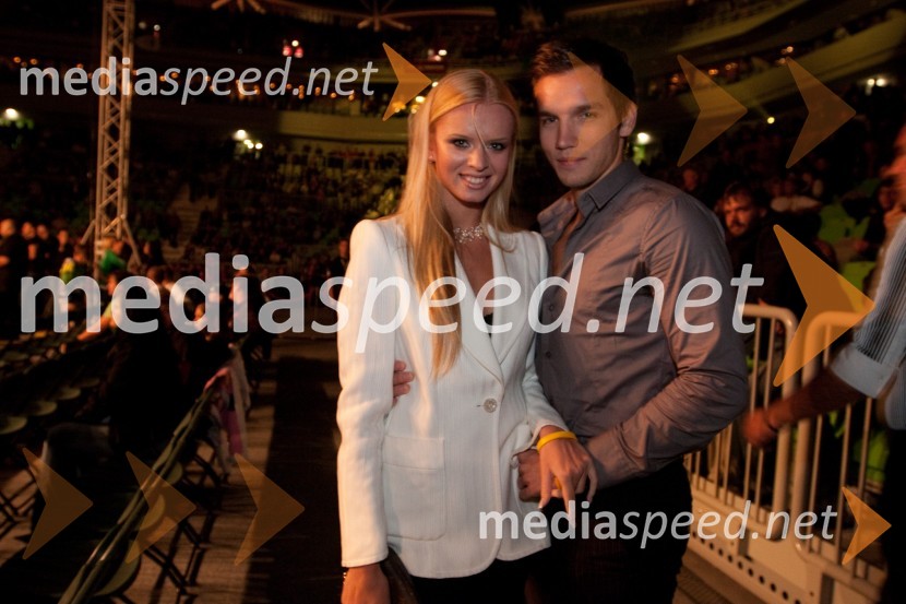 Nadya Bychkova, plesalka in Peter Klinc, Mister Slovenije 2009Dejan Zavec in Rafal Jackiewicz, dvoboj za ubranitev naslova svetovnega IBF prvaka