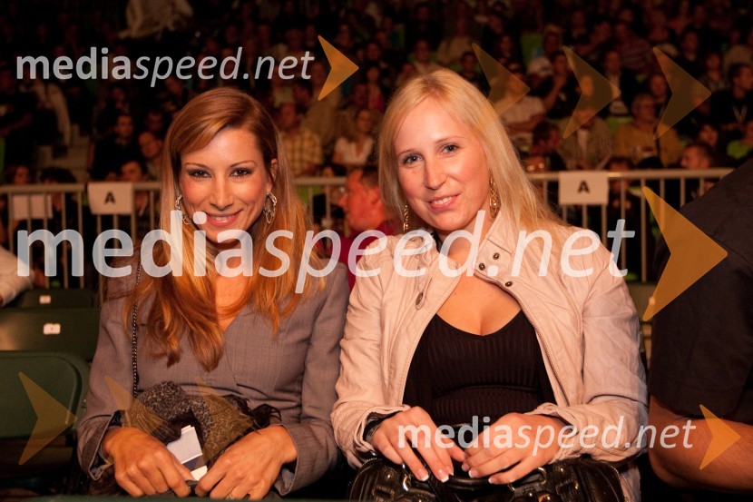 Erika Žnidaršič, voditeljica oddaje Piramida in Lavra Škrabec, sodelavka oddaje PiramidaDejan Zavec in Rafal Jackiewicz, dvoboj za ubranitev naslova svetovnega IBF prvaka