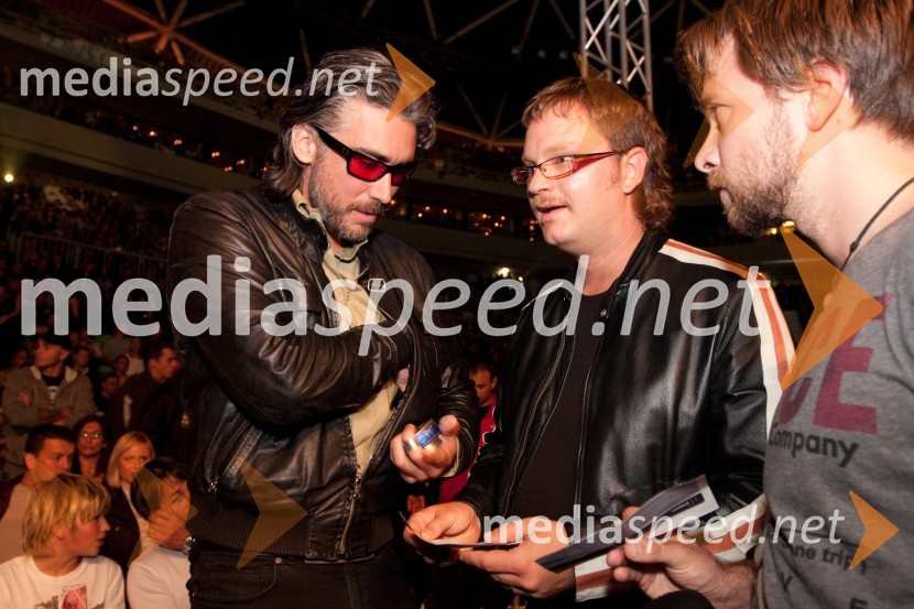 Jan Plestenjak, pevec in Jurij Zrnec, igralecDejan Zavec in Rafal Jackiewicz, dvoboj za ubranitev naslova svetovnega IBF prvaka