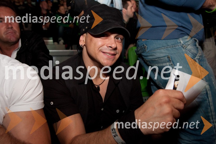 Samuel Lucas, glasbenikDejan Zavec in Rafal Jackiewicz, dvoboj za ubranitev naslova svetovnega IBF prvaka