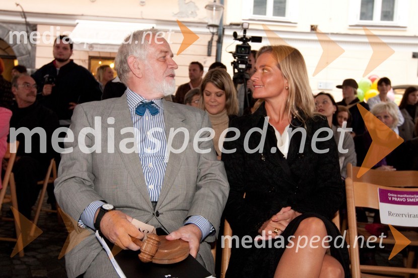 Mitja Meršol, nekdanji urednik Dela in Katarina Kresal, ministrica za notranje zadeveOnina manifestacija V pravo smer