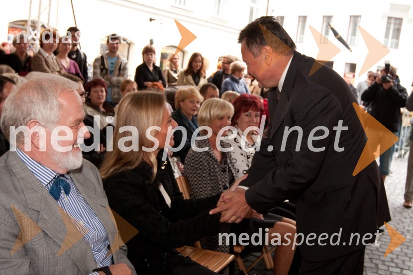 Katarina Kresal, ministrica za notranje zadeve in Zoran Janković, župan mestne občine LjubljanaOnina manifestacija V pravo smer