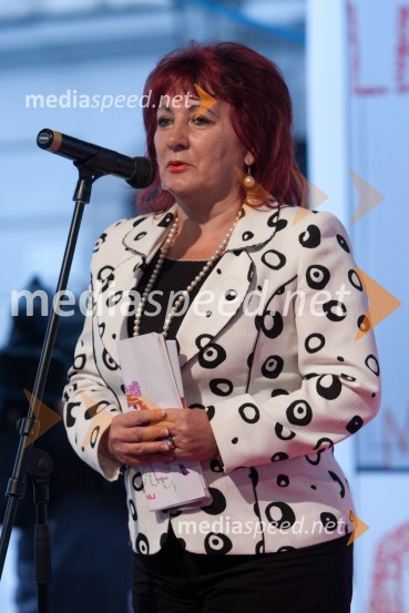 Vlasta Nussdorfer, generalna sekretarka društva Beli obročOnina manifestacija V pravo smer