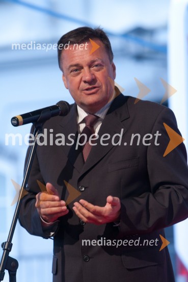 Zoran Janković, župan mestne občine LjubljanaOnina manifestacija V pravo smer