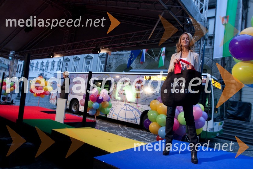 Živa Vadnov, Miss Slovenije 2004Onina manifestacija V pravo smer