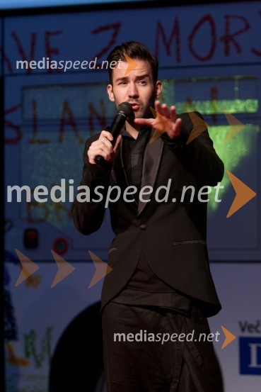 Anžej Dežan, pevecOnina manifestacija V pravo smer