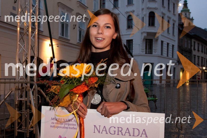 Petja ZorecOnina manifestacija V pravo smer