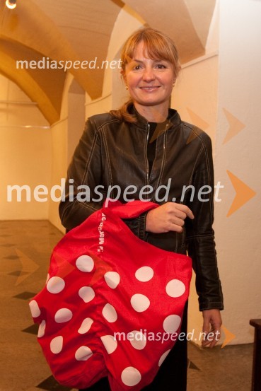 Mateja Jesenek, članica uprave MercatorjaOnina manifestacija V pravo smer