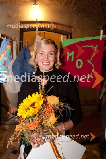 Ana HribarOnina manifestacija V pravo smer