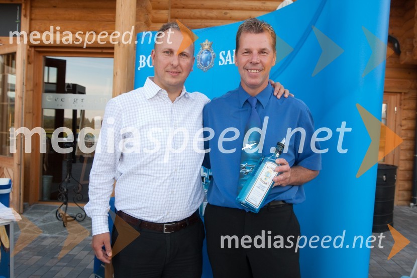 Gregor Fric, skrbnik blagovnih znamk za Merit Internatinal in Aleš Ogrin, barmanMercedes Trophy 2010