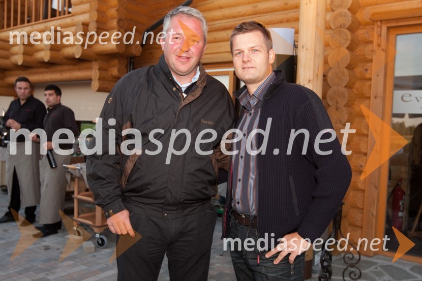 Štefan Vöröš, direktor Autocommerce in Saša Pušnik, direktor Diners Cluba SlovenijeMercedes Trophy 2010
