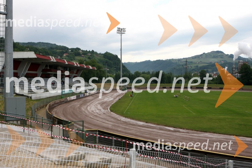 razmočeni Stadion Matije Gubca pred dirko za Zlati znak občine KrškoSPEEDWAY, 23. zlati znak občine Krško in pokal Franca Babiča