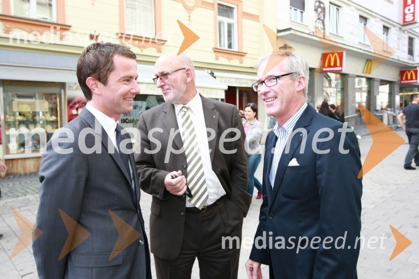 Tomaž Orešič, kandidat za župana Mestne občine Maribor, ... in ...Stranka LDS odprla štab v Mariboru