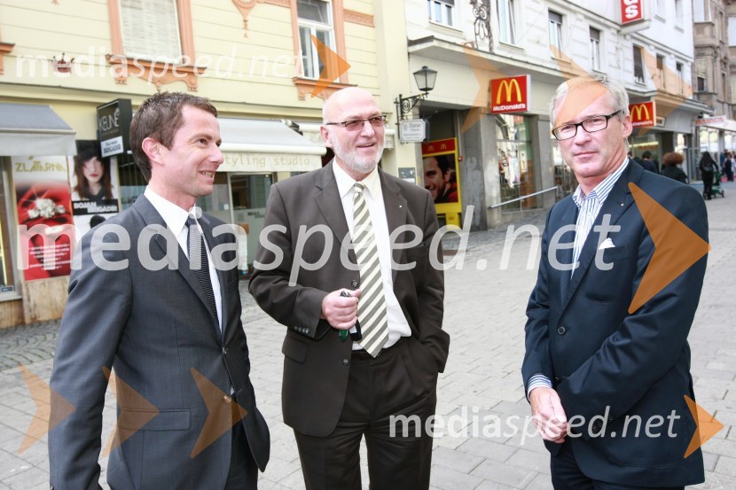 Tomaž Orešič, kandidat za župana Mestne občine Maribor, ... in ...Stranka LDS odprla štab v Mariboru