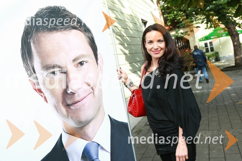 Tomaž Orešič, kandidat za župana Mestne občine Maribor in njegova soproga TijanaStranka LDS odprla štab v Mariboru