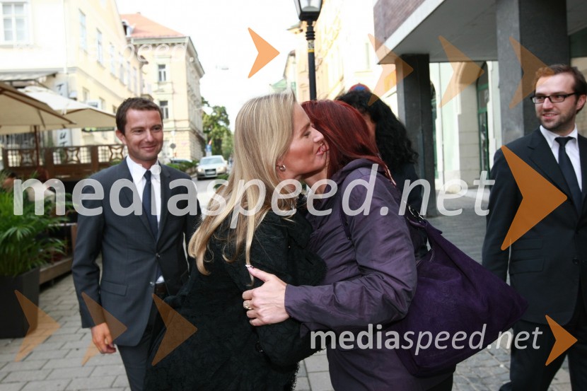 Tomaž Orešič, kandidat za župana Mestne občine Maribor, Katarina Kresal, ministrica za notranje zadeve in Marjana Kreitner, predsednica LDS Maribor
Stranka LDS odprla štab v Mariboru