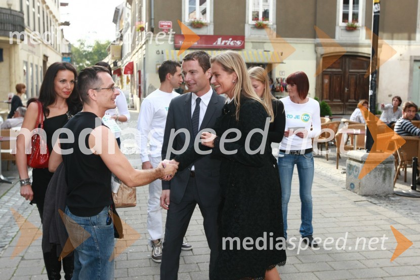 Tijana, soproga Tomaža Orešiča, kandidata za župana Mestne občine Maribor, ..., Tomaž Orešič, kandidat za župana Mestne občine Maribor in Katarina Kresal, ministrica za notranje zadeveStranka LDS odprla štab v Mariboru