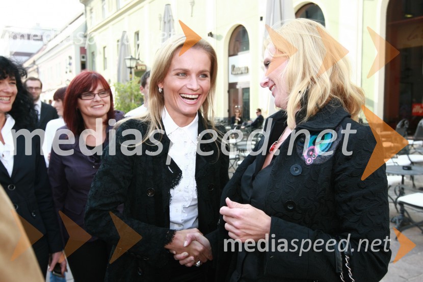 Nataša Matijevič, predstavnica za odnose z javnostmi Obrtne Zbornice Maribor, ..., Katarina Kresal, ministrica za notranje zadeve in Petra Lesjak MandlStranka LDS odprla štab v Mariboru