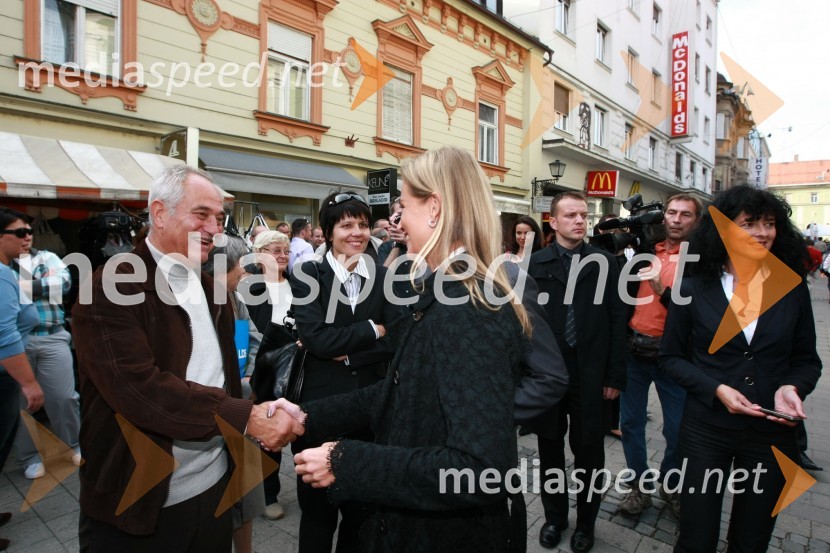 Rudi Moge, nekdanji poslanec DZ in predsednik sveta SNG Maribor, Katarina Kresal, ministrica za notranje zadeve in Nataša Matijevič, sekretarka LDS Maribor 
Stranka LDS odprla štab v Mariboru