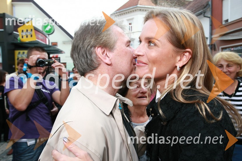 Dr. Davorin Kračun, profesor na Ekonomsko-poslovni fakulteti Univerze v Mariboru ter nekdanji veleposlanik Slovenije v ZDA in Katarina Kresal, ministrica za notranje zadeveStranka LDS odprla štab v Mariboru