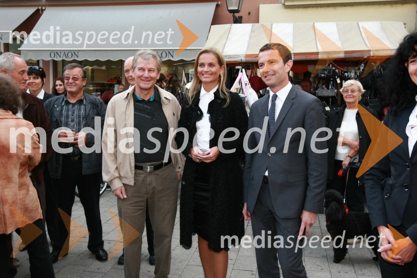 Dr. Davorin Kračun, profesor na Ekonomsko-poslovni fakulteti Univerze v Mariboru ter nekdanji veleposlanik Slovenije v ZDA, Katarina Kresal, ministrica za notranje zadeve, Tomaž Orešič, kandidat za župana Mestne občine Maribor in Nataša Matijevič, sekretarka LDS Maribor 
Stranka LDS odprla štab v Mariboru