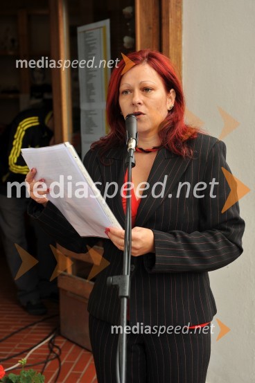 Elvira Vaupotič Göncz, moderatorkaLendavska trgatev 2010